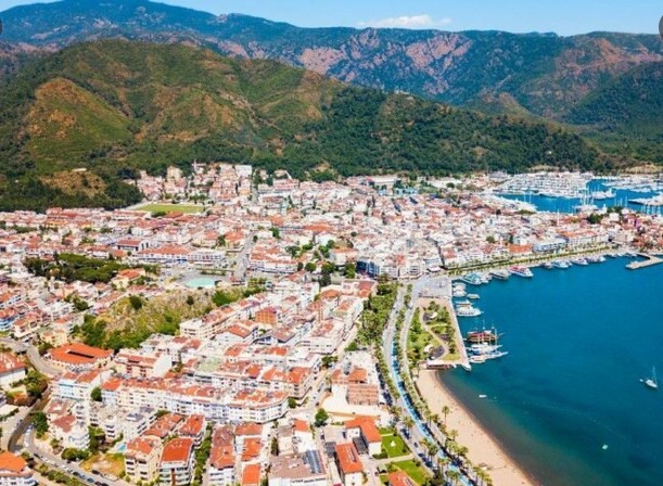 Marmaris’te gecenin çöküşü